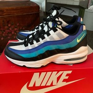Nike air max 95 kids boys size 5.5 Y or 7 for womens